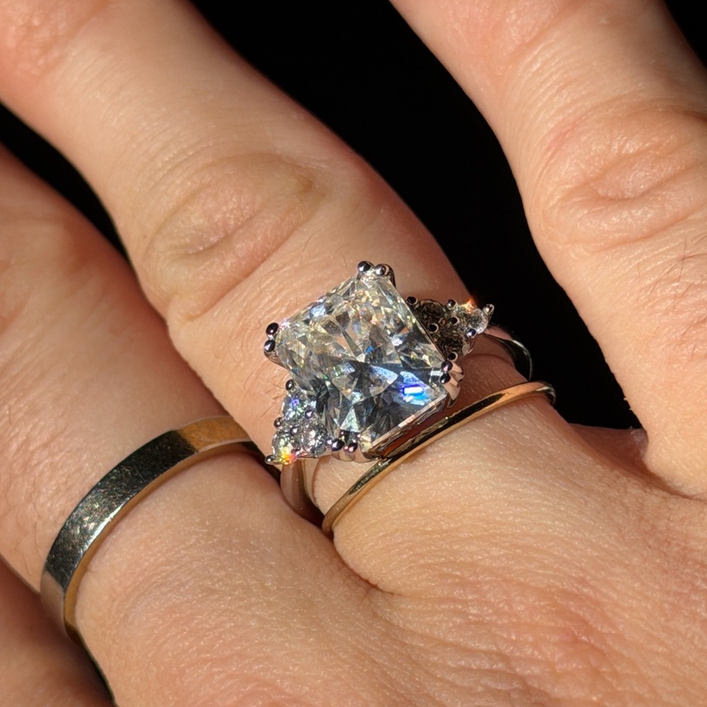 Elegant 925 Sterling Silver Women's Ring